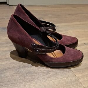 Women's Burgundy Genuine Suede & Patent Leather Mary Jane Heels (Size 7)